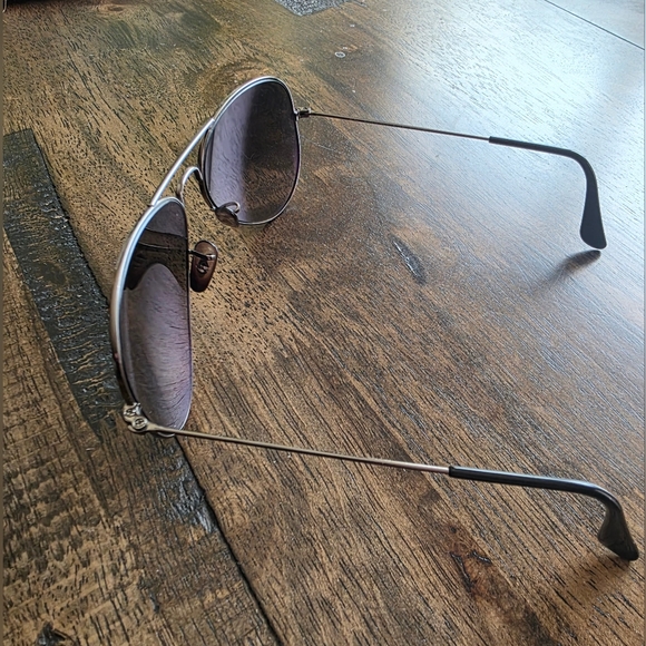 Ray-Ban Polorized Aviator Sunglasses With Blue Tint RB 3025 Authentic - Picture 15 of 15